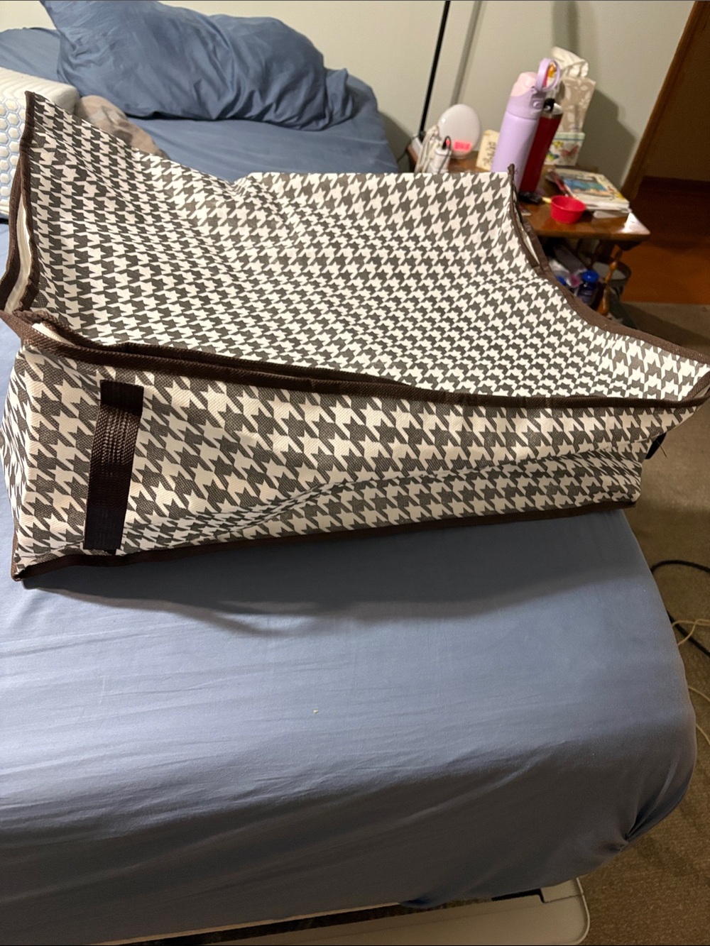 4 Foldable Storage Totes Brown & White new 9 in tall and 22 in wide - Picture 15 of 15